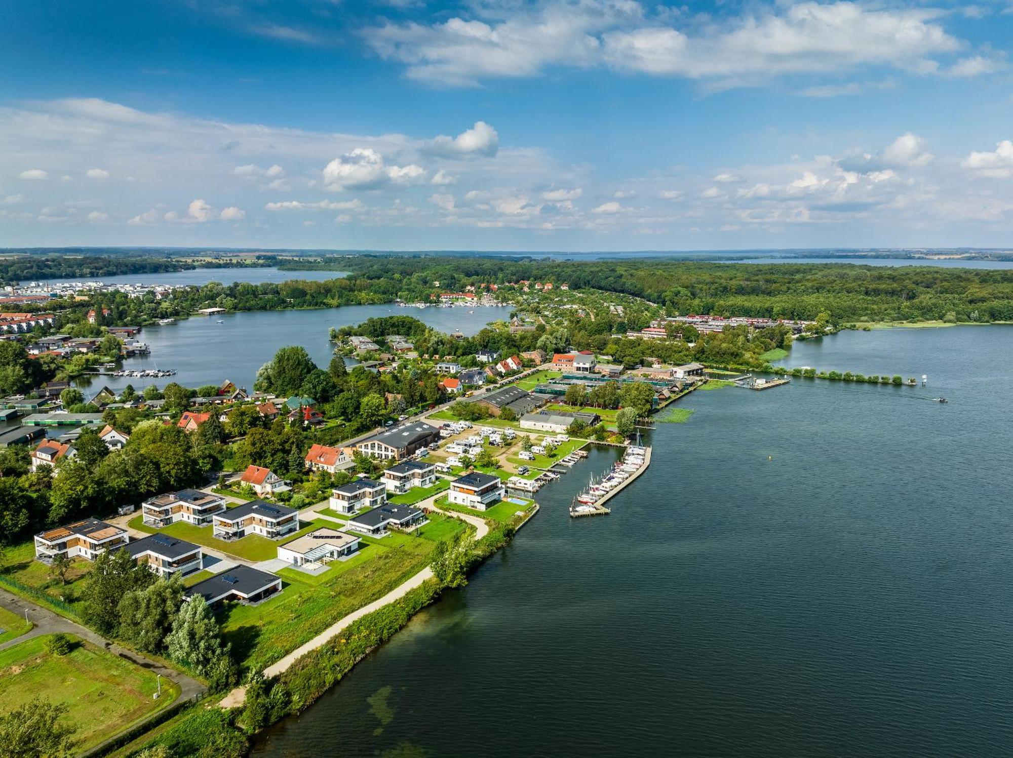 Hangar 19 Luxusbungalow Am See H8 شفيرين المظهر الخارجي الصورة